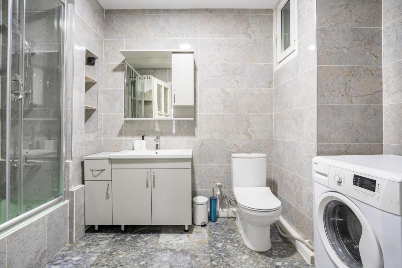 イスタンブールSpacious Flat Near Caddebostan Coastアパートメント エクステリア 写真